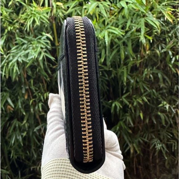 Vintage BURBERRY zip around black wallet credit card holder in tartan pattern - Picture 10 of 15